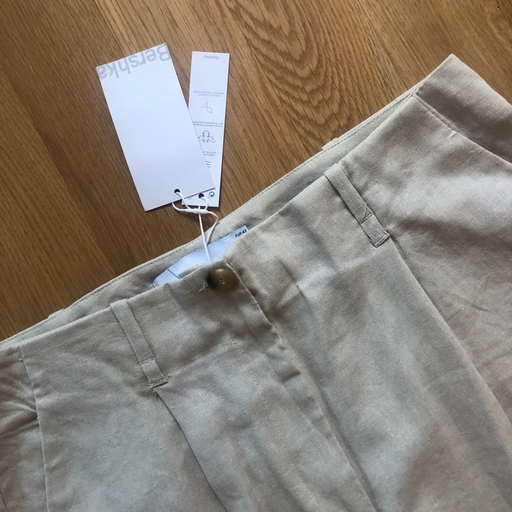 BNWT Bershka Beige Wide Leg Pants. Size 10. - Picture 7 of 10
